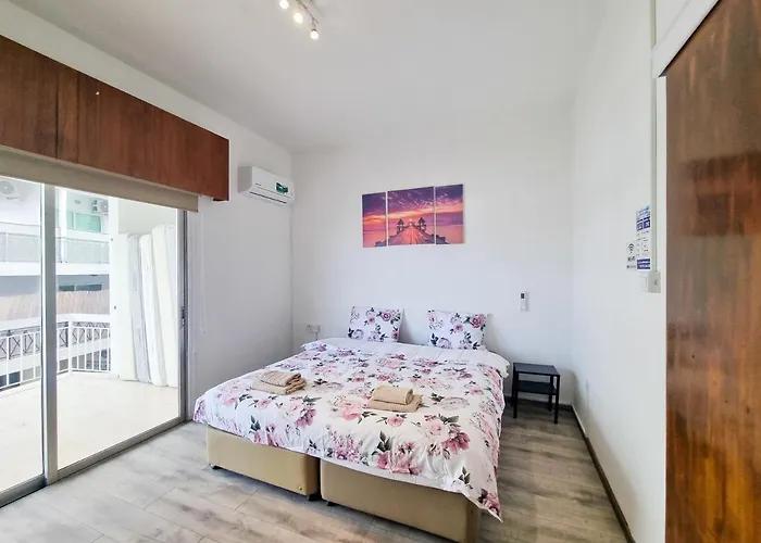 Citycenter Rooms Next To The Beach