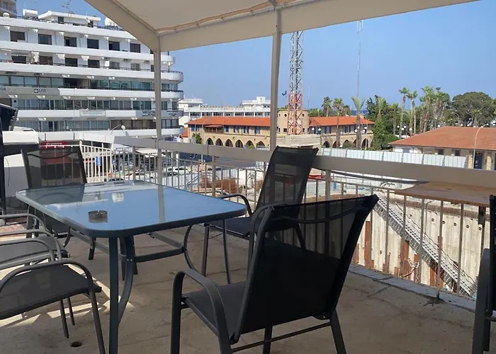 Citycenter Rooms Next To The Beach