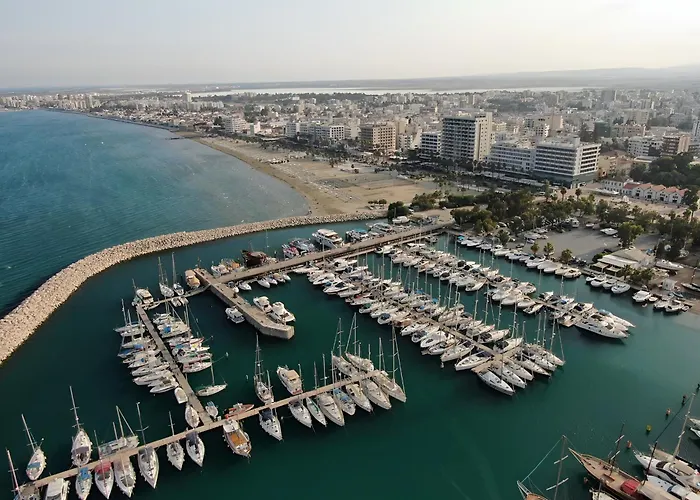 Citycenter Rooms Next To The Beach